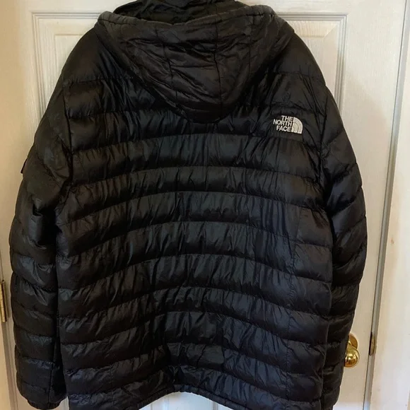 The North Face Quilted Black Hooded Jacket - Picture 7 of 12